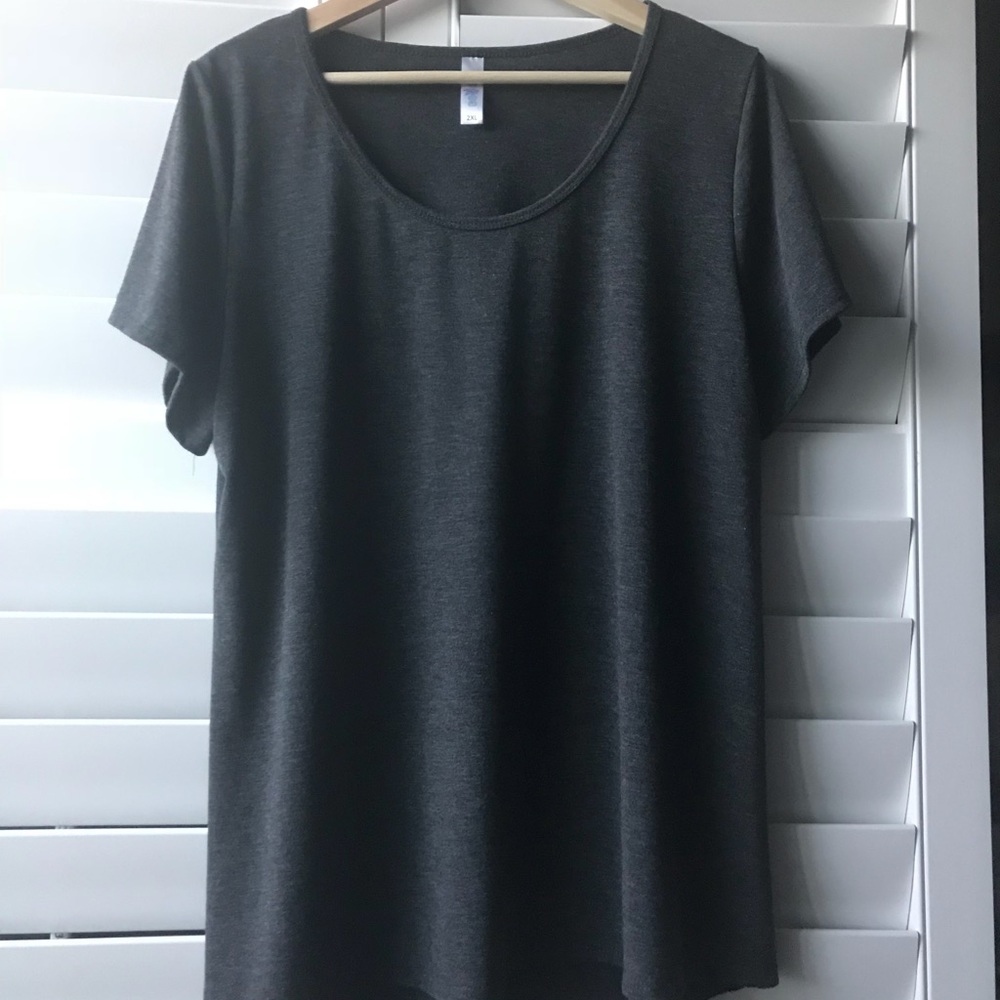 LuLaRoe Classic Tee 2XL